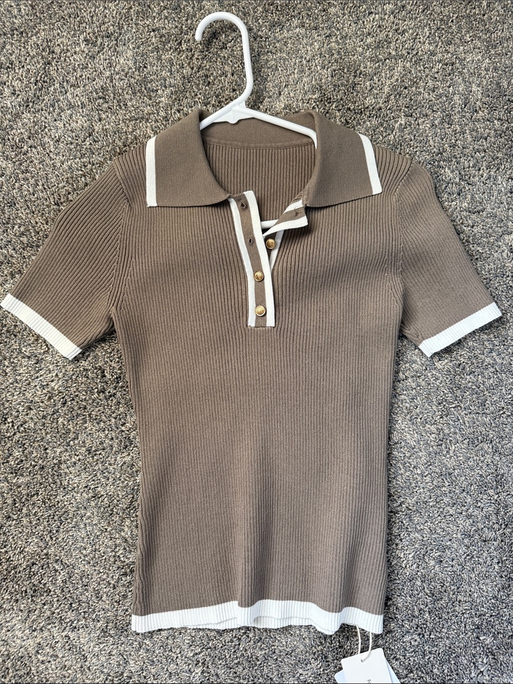Commense Ribbed Polo Knit Top in Taupe with White Trim